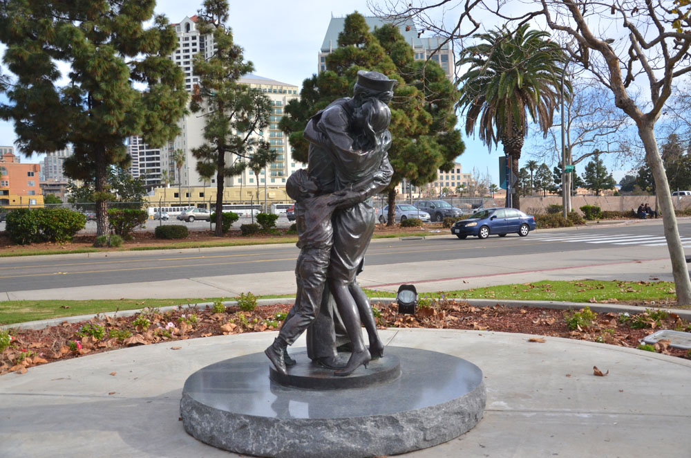 Скульптура "Возвращение" в Сан-Диего