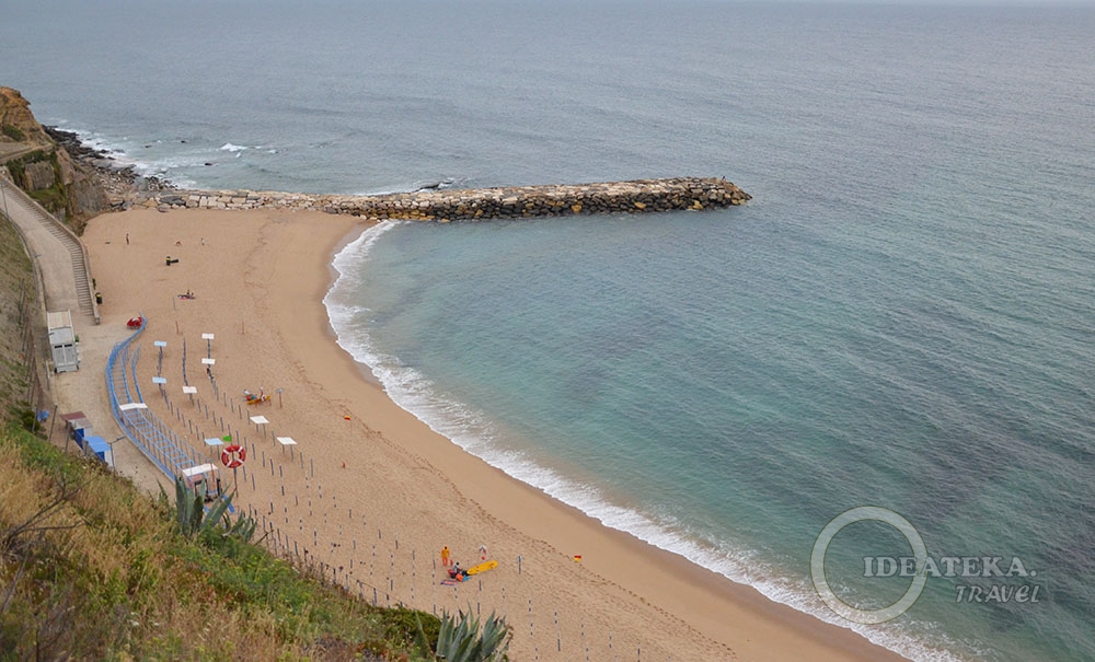 Пляж do Sul (Южный пляж) в Эрисейре, Португалия