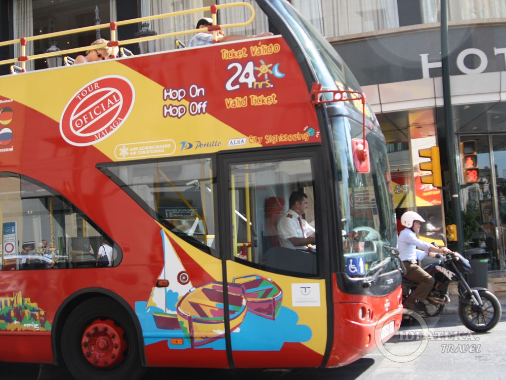 Туристический автобус в Малаге, Испания
