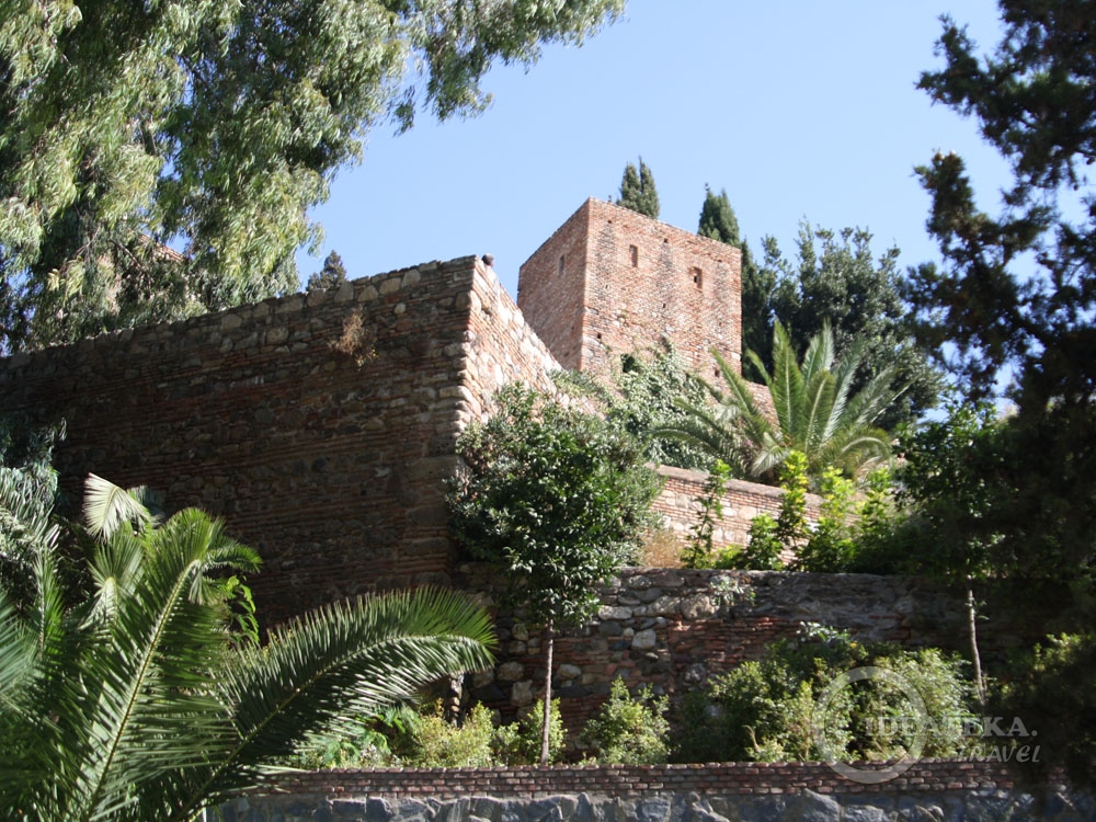 Вид крепости Алкасава в Малаге, Испания