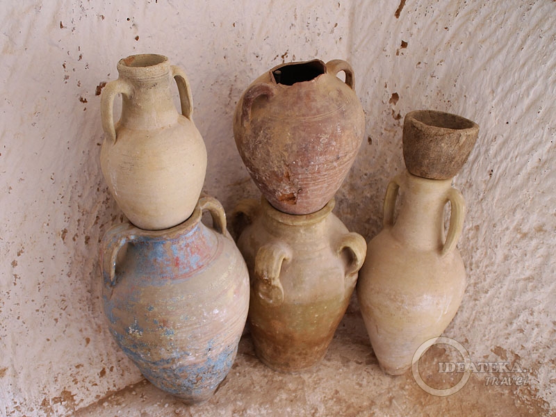 Традициям виноделия на земле Туниса много лет