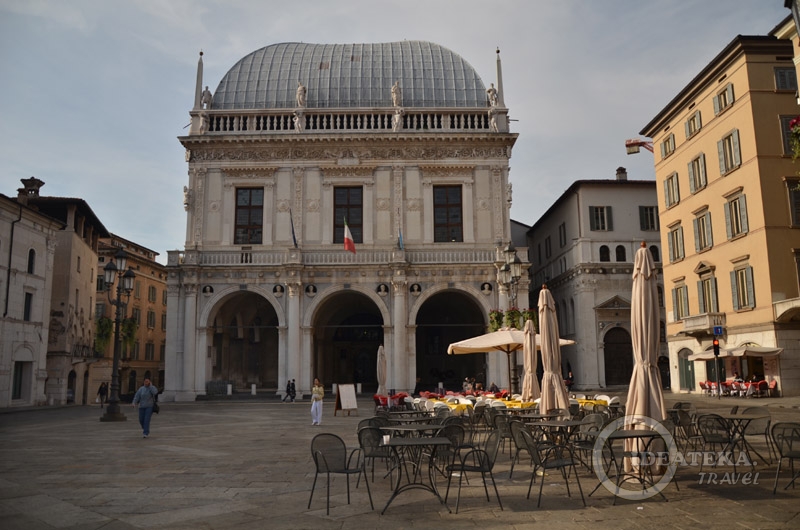 Городское собрание на Piazza della Loggia