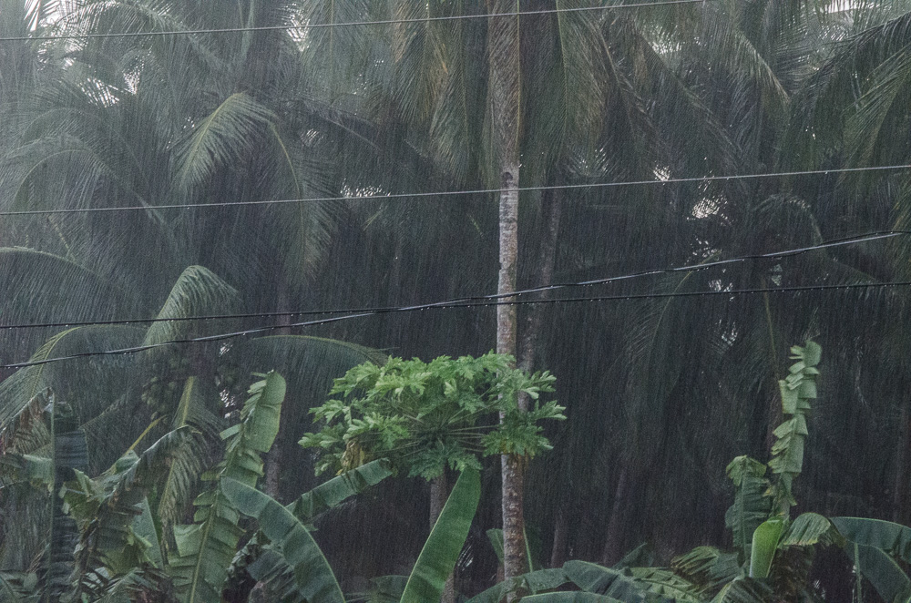 Тропический ливень на Филиппинах