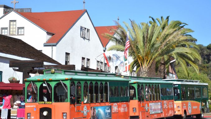 Автобусы Old Town Trolley Tours в Сан-Диего