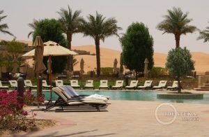 Бассейн отеля Qasr Al Sarab в пустыне Лива, Абу-Даби