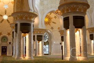 Главный молельный зал мечети шейха Зайеда в Абу-Даби