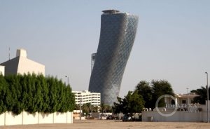 «Падающая башня» в Абу-Даби