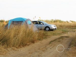 В Анапе можно жить на побережье в палатке