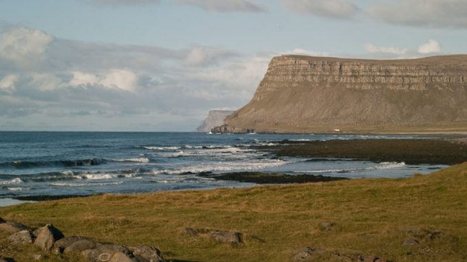 Совершенно безлюдные берега Исландии