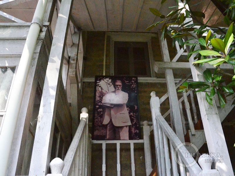 Лестница в доме Рериха в Наггаре