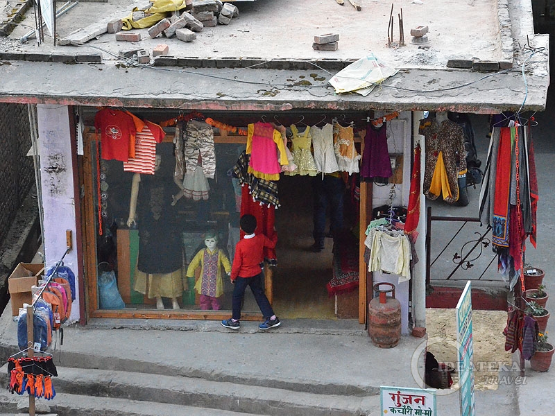 Лавка с одеждой в Наггаре