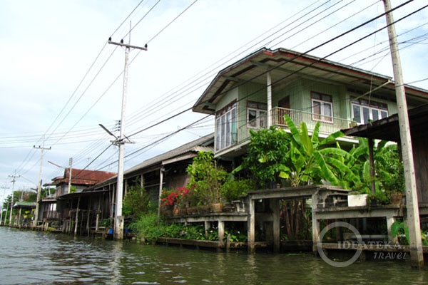 Дома на канале в Таиланде