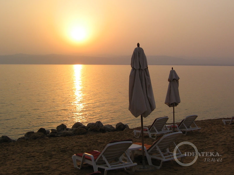 Закат на Мертвом море