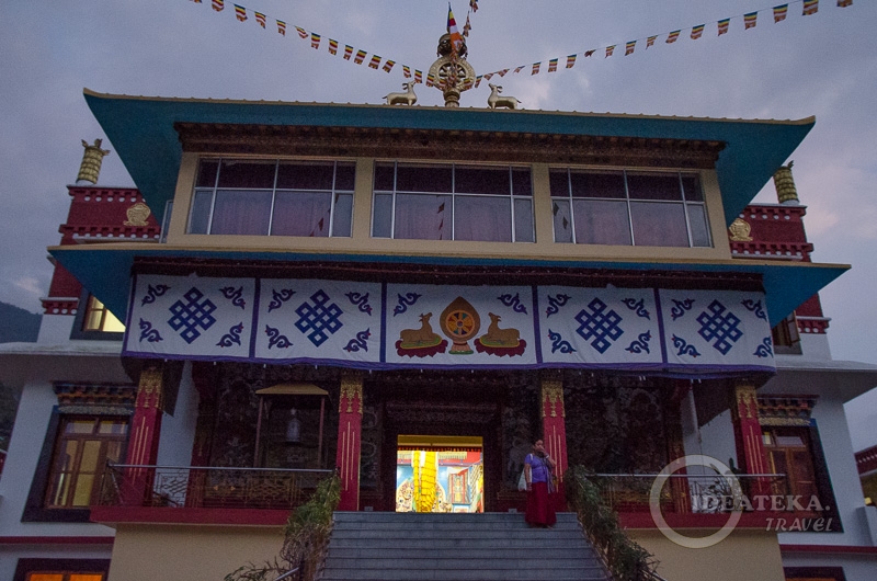 Храм Dhakpo Shedrupling