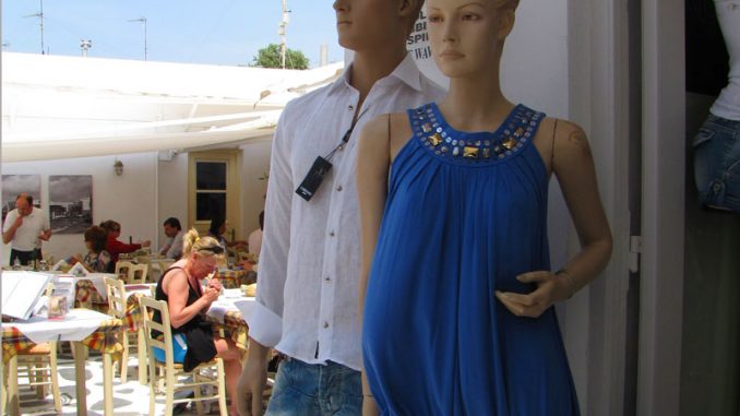Торговля одеждой в Греции