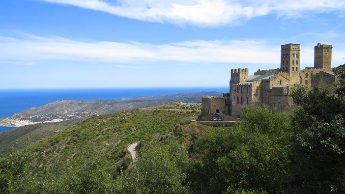 Монастырь Сан-Пере-де-Родес (Sant Pere de Rodes) в Каталонии