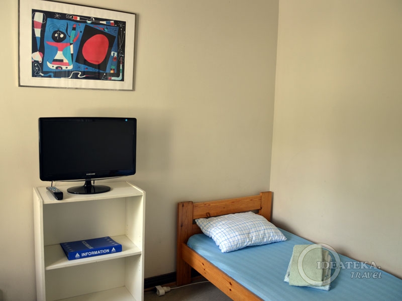Кровать в номере в Porvoo Hostel