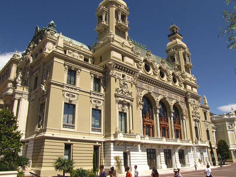 Здание оперы Монако