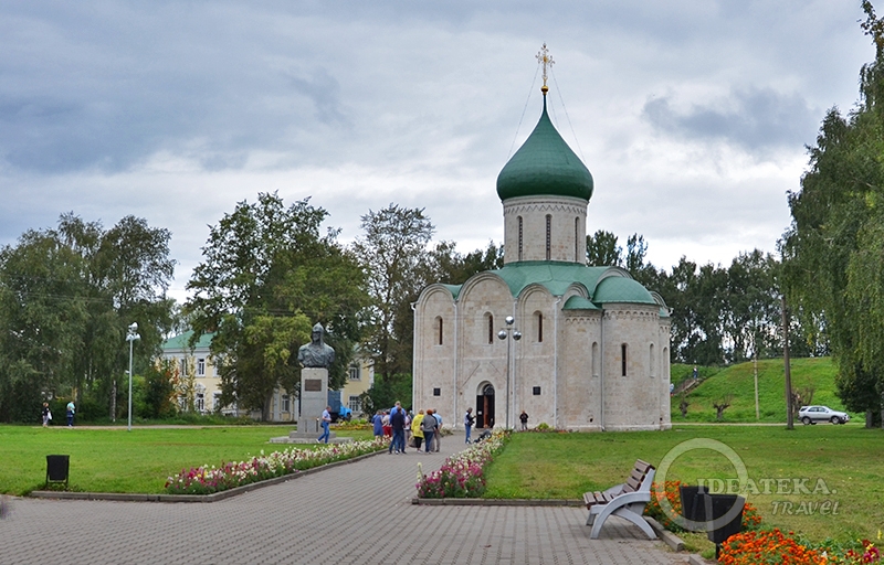 Закажи такси/трансфер из Переславля-Залесского в Сергиев Посад