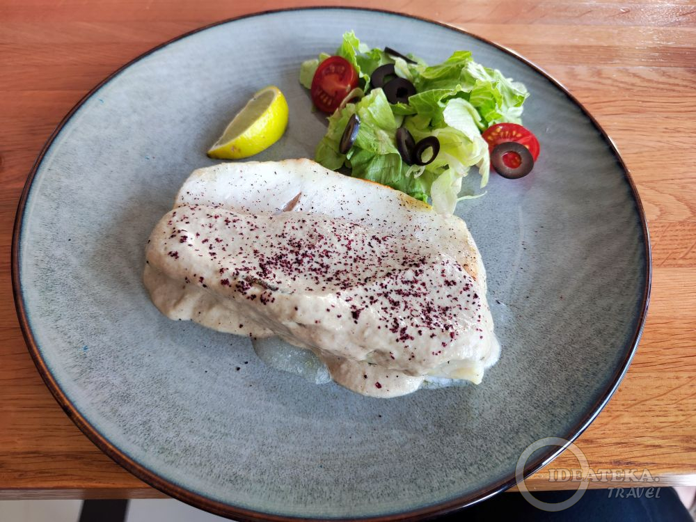 Омский судак с муссом из белых грибов